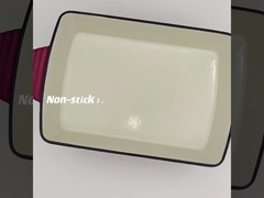 에나멜은 철 베이킹 팬을 던졌습니다