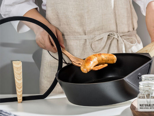 실리콘 핸들로 안전한 10.25Inch 알루미늄 후라이팬 오븐